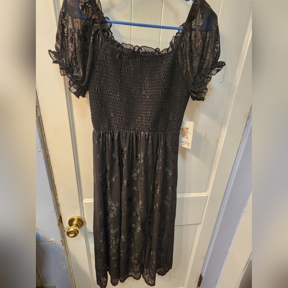 Siren Lily Black Floral Dress Size Petite S. - Picture 2 of 7